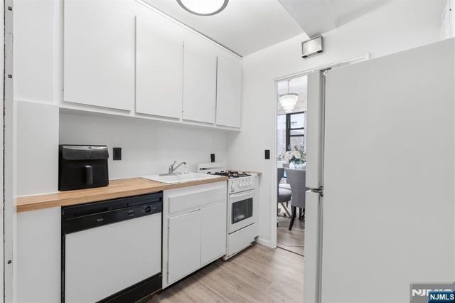 25 Grand Avenue 6E, Hackensack, NJ 07601