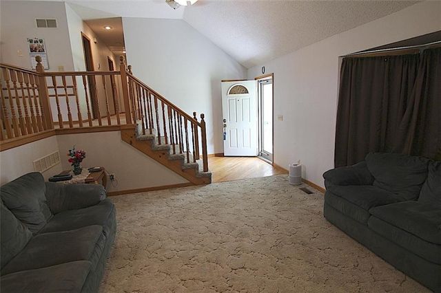 23715 S Chadwick Drive, Peculiar, MO 64078