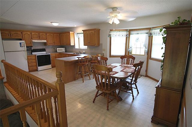 23715 S Chadwick Drive, Peculiar, MO 64078