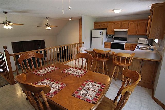 23715 S Chadwick Drive, Peculiar, MO 64078