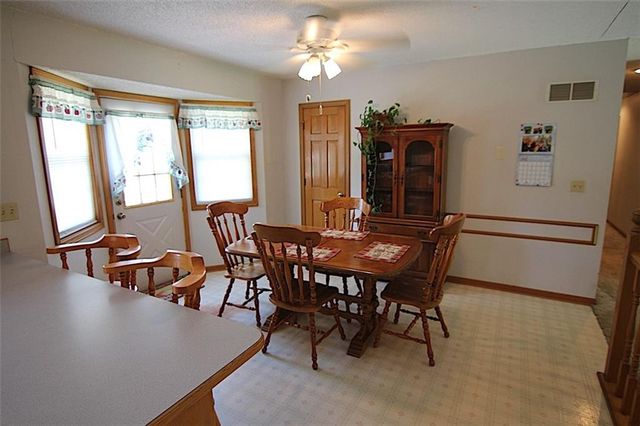 23715 S Chadwick Drive, Peculiar, MO 64078