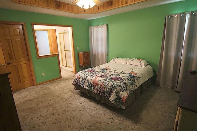 23715 S Chadwick Drive, Peculiar, MO 64078