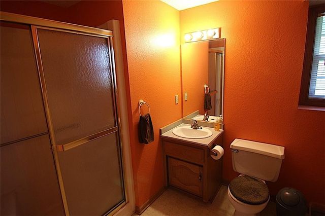 23715 S Chadwick Drive, Peculiar, MO 64078