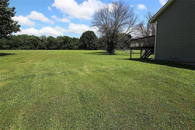 23715 S Chadwick Drive, Peculiar, MO 64078