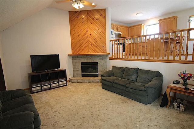 23715 S Chadwick Drive, Peculiar, MO 64078