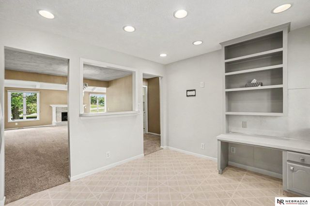 5171 S 150th Plaza, Omaha, NE 68137