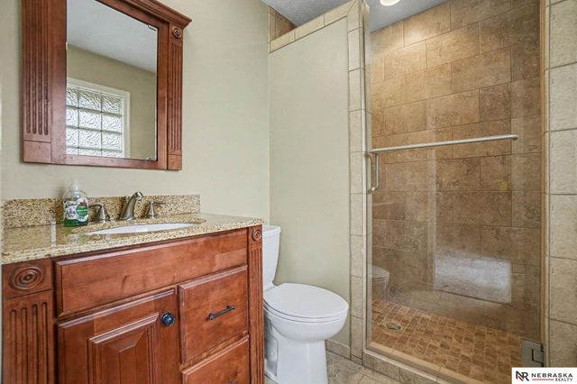 5171 S 150th Plaza, Omaha, NE 68137