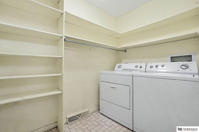 5171 S 150th Plaza, Omaha, NE 68137