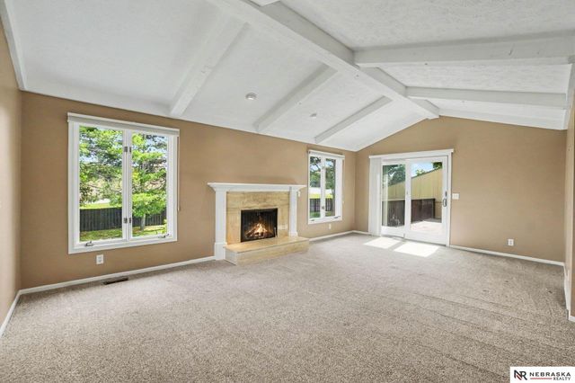 5171 S 150th Plaza, Omaha, NE 68137