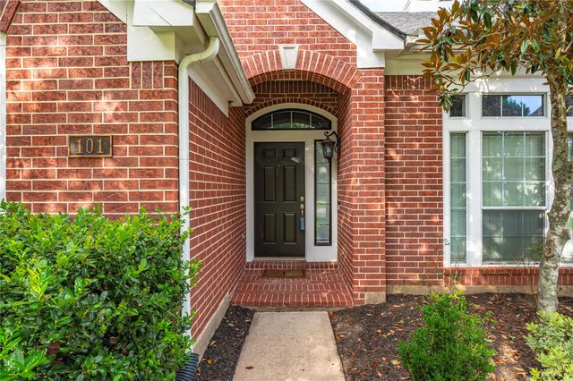 101 Arbor Springs Lane, Dickinson, TX 77539