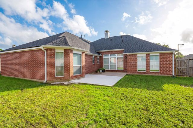 101 Arbor Springs Lane, Dickinson, TX 77539