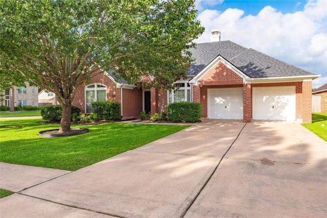 101 Arbor Springs Lane, Dickinson, TX 77539