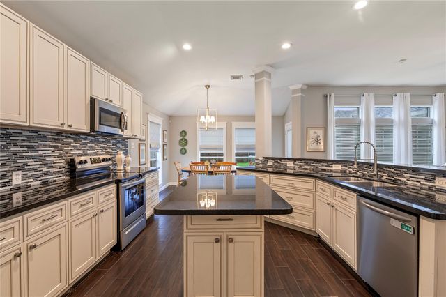 101 Arbor Springs Lane, Dickinson, TX 77539