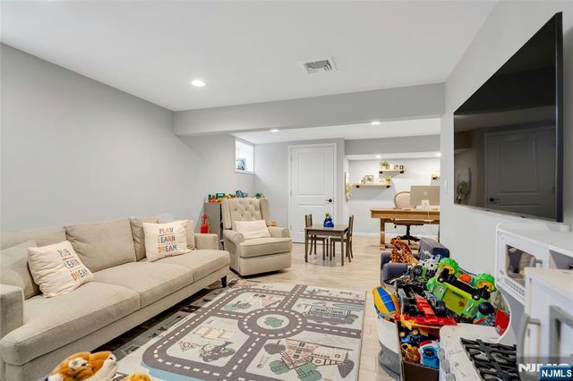 51 Terrace Street, Park Ridge, NJ 07656