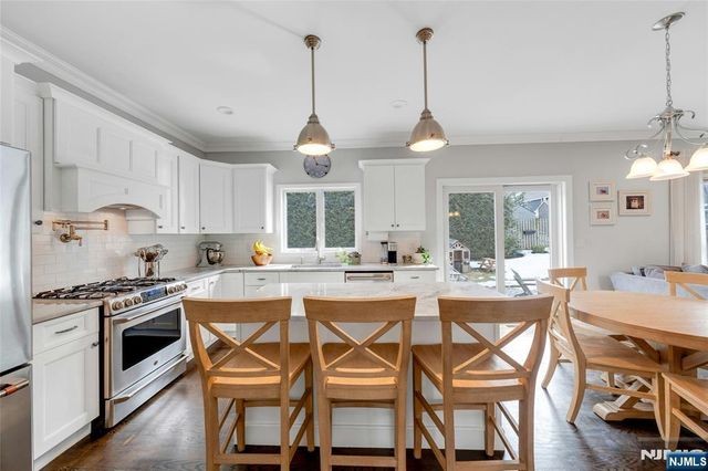 51 Terrace Street, Park Ridge, NJ 07656