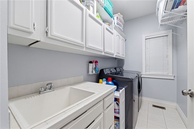 23 Stonehenge Drive, Bentonville, AR 72712