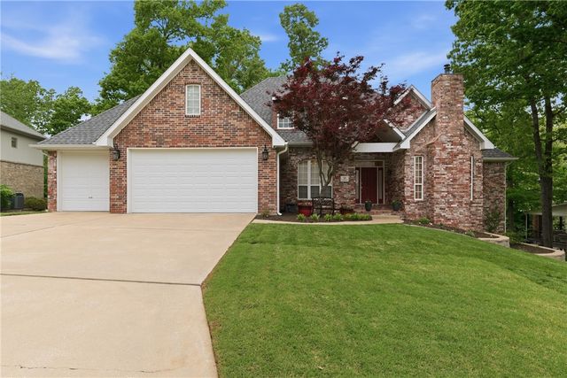 23 Stonehenge Drive, Bentonville, AR 72712
