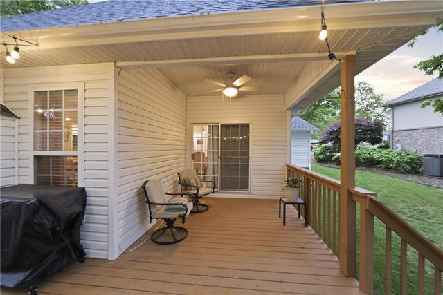 23 Stonehenge Drive, Bentonville, AR 72712