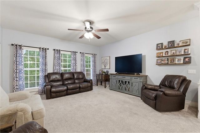 23 Stonehenge Drive, Bentonville, AR 72712