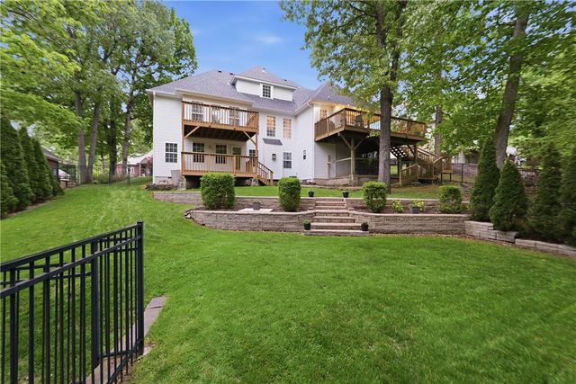 23 Stonehenge Drive, Bentonville, AR 72712
