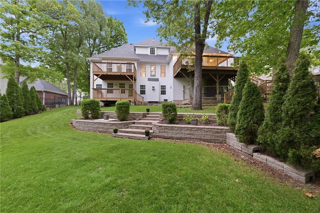 23 Stonehenge Drive, Bentonville, AR 72712