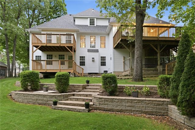 23 Stonehenge Drive, Bentonville, AR 72712