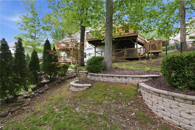 23 Stonehenge Drive, Bentonville, AR 72712