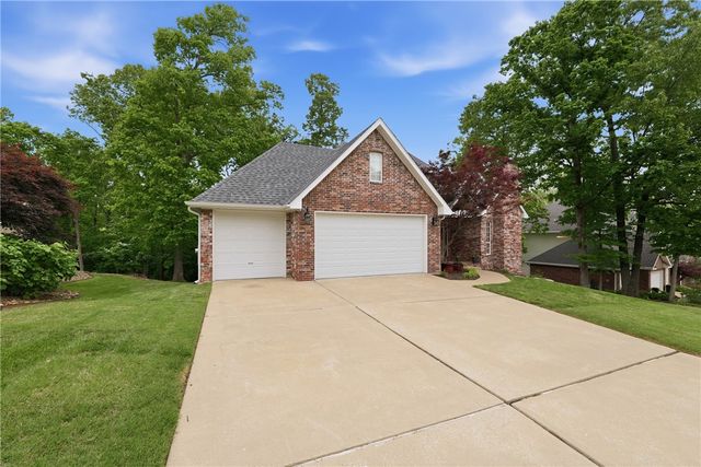 23 Stonehenge Drive, Bentonville, AR 72712