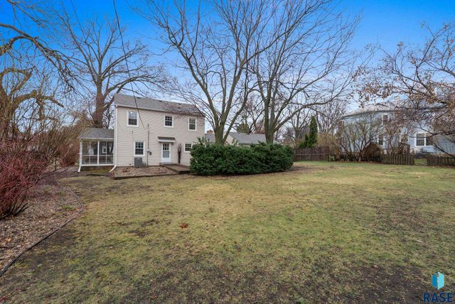 604 E Park Dr Drive, Sioux Falls, SD 57105