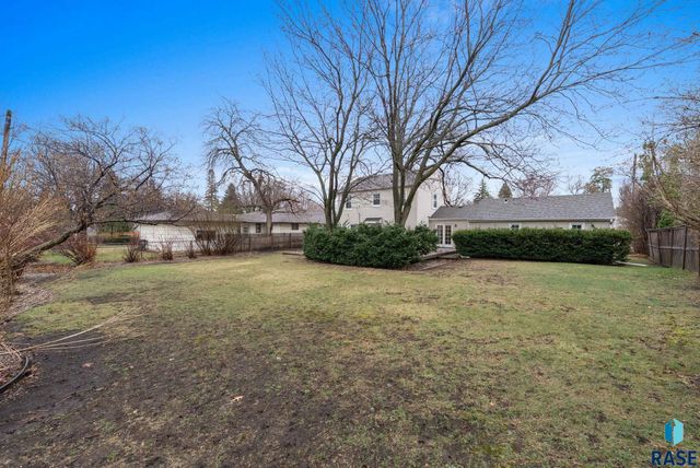 604 E Park Dr Drive, Sioux Falls, SD 57105