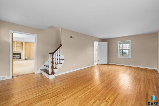 604 E Park Dr Drive, Sioux Falls, SD 57105