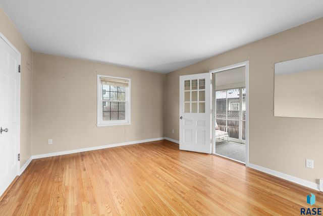 604 E Park Dr Drive, Sioux Falls, SD 57105