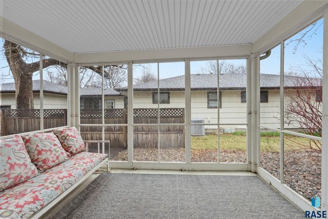 604 E Park Dr Drive, Sioux Falls, SD 57105