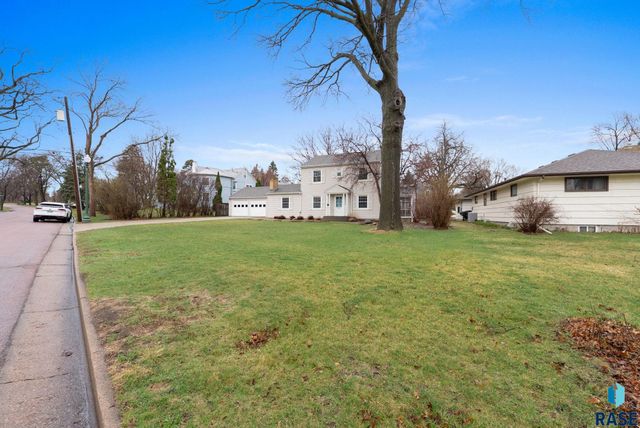 604 E Park Dr Drive, Sioux Falls, SD 57105