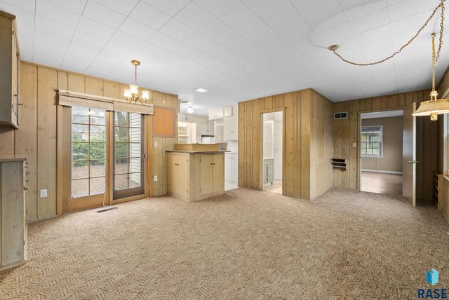 604 E Park Dr Drive, Sioux Falls, SD 57105
