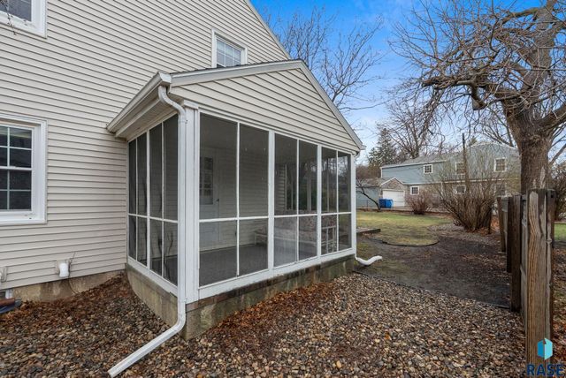 604 E Park Dr Drive, Sioux Falls, SD 57105