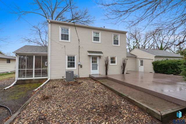 604 E Park Dr Drive, Sioux Falls, SD 57105