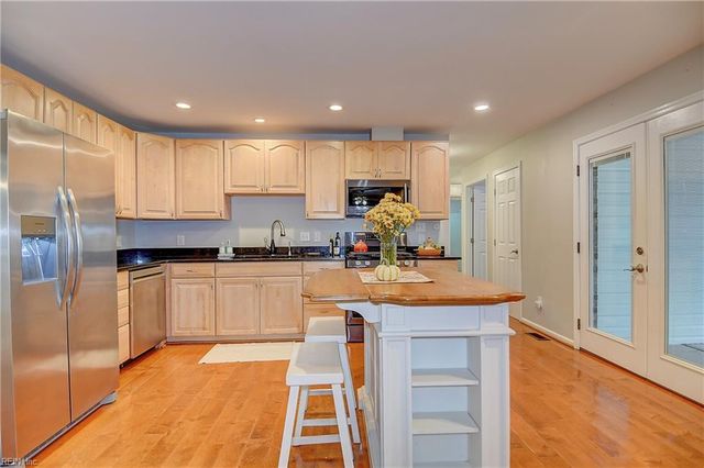 779 Sheraton DR, Virginia Beach, VA 23452