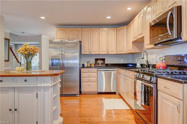 779 Sheraton DR, Virginia Beach, VA 23452