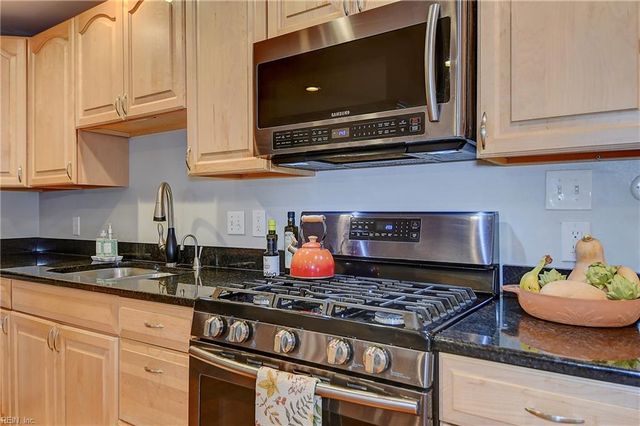 779 Sheraton DR, Virginia Beach, VA 23452