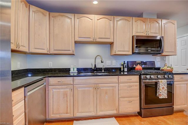 779 Sheraton DR, Virginia Beach, VA 23452