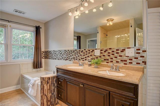 779 Sheraton DR, Virginia Beach, VA 23452