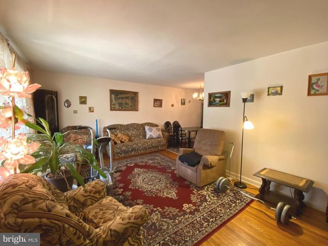 8513 BUSTLETON AVE, Philadelphia, PA 19152