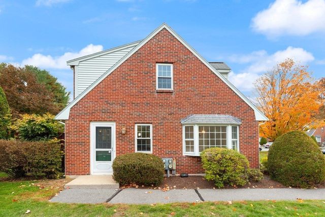 93 Claire Dr 93, Stoughton, MA 02072