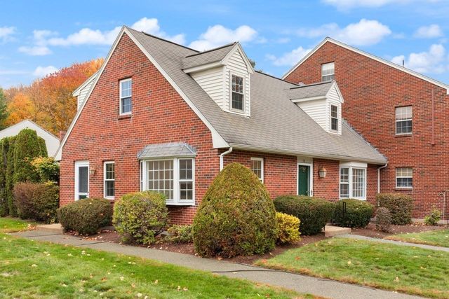 93 Claire Dr 93, Stoughton, MA 02072