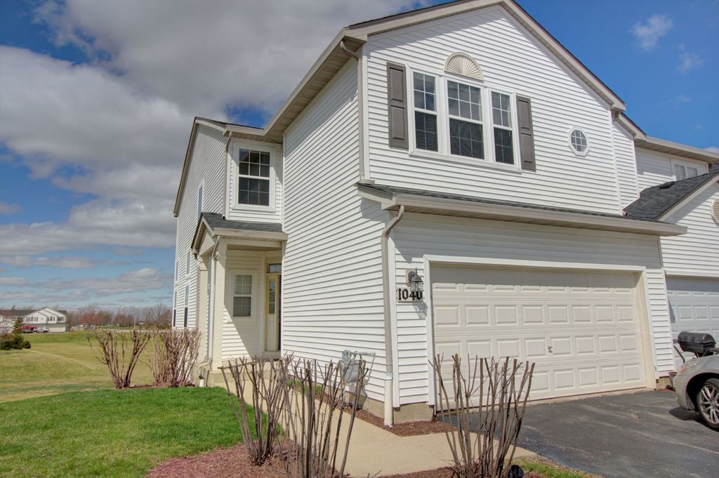 1040 MONTEGO BAY Court 1040, Romeoville, IL 60446