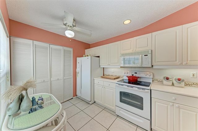 1218 SPOONBILL LANDINGS CIR, Bradenton, FL 34209