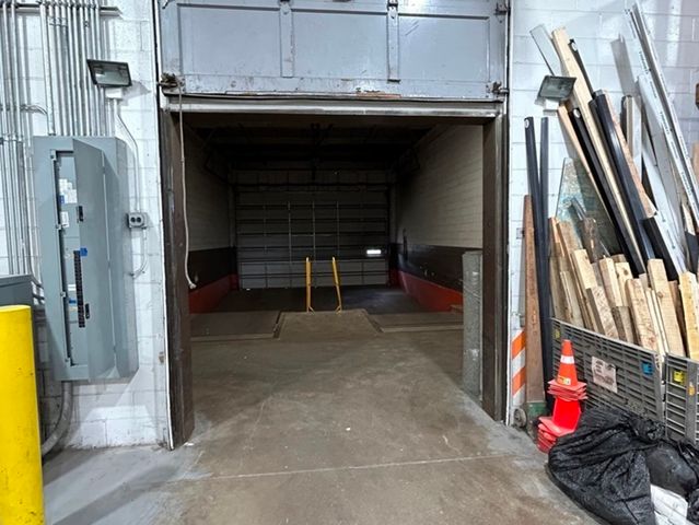 4242 W Bryn Mawr Avenue, Chicago, IL 60646