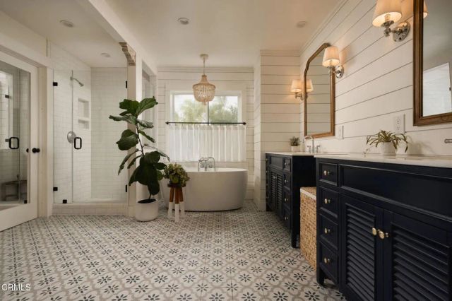 365 Encino Drive, Oak View, CA 93022