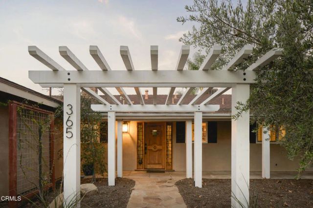365 Encino Drive, Oak View, CA 93022
